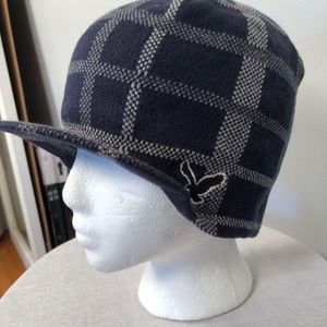 American Eagle beanie with lid- plaid- blue and white